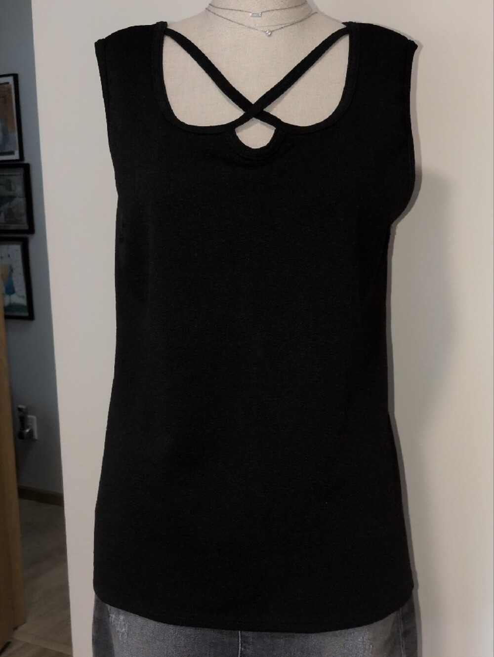 Laura Hlavek XL Black Sleeveless Crisscross Neck Tank Top - Women's